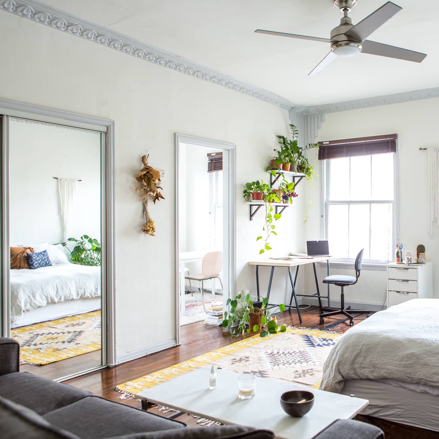 How to Create a Tiny Office Space in Your Bedroom for Working from